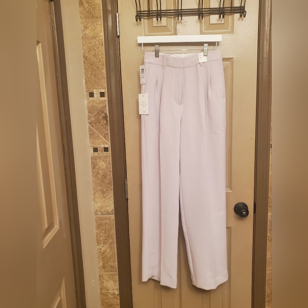 Aritzia Effortless Pant Size 2 Short Length Calluna Lilac